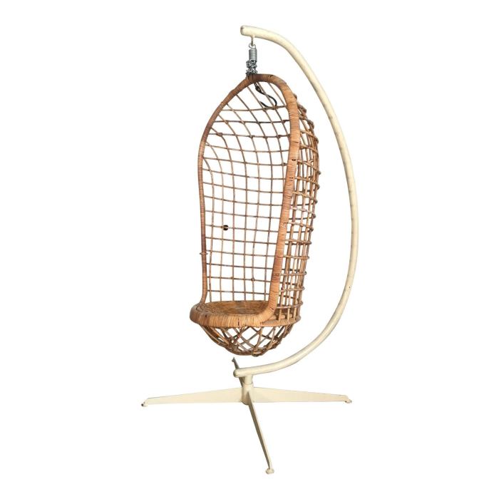 Hanging rattan pod chair for indoor use